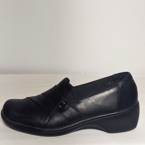 Clarks Womens Leather May Marigold Loafers